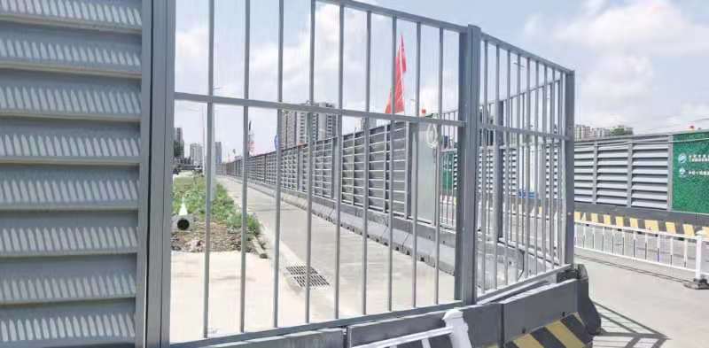 信丰装配式百叶钢构围挡（合肥市政围挡）
